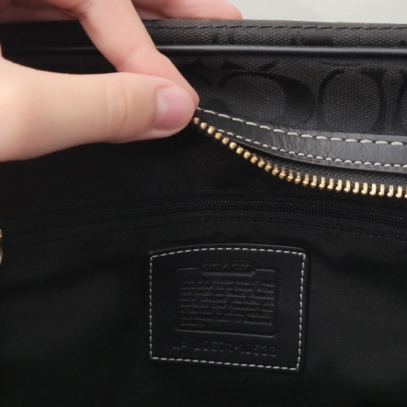 Authentic Coach black satchel handbag with hang tag Great cond. Pics - Picture 5 of 9